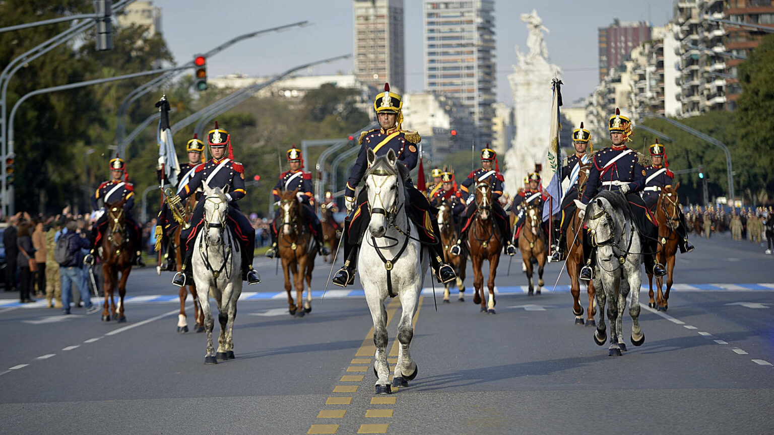 Granaderos el regimiento emblemático Historia Hoy