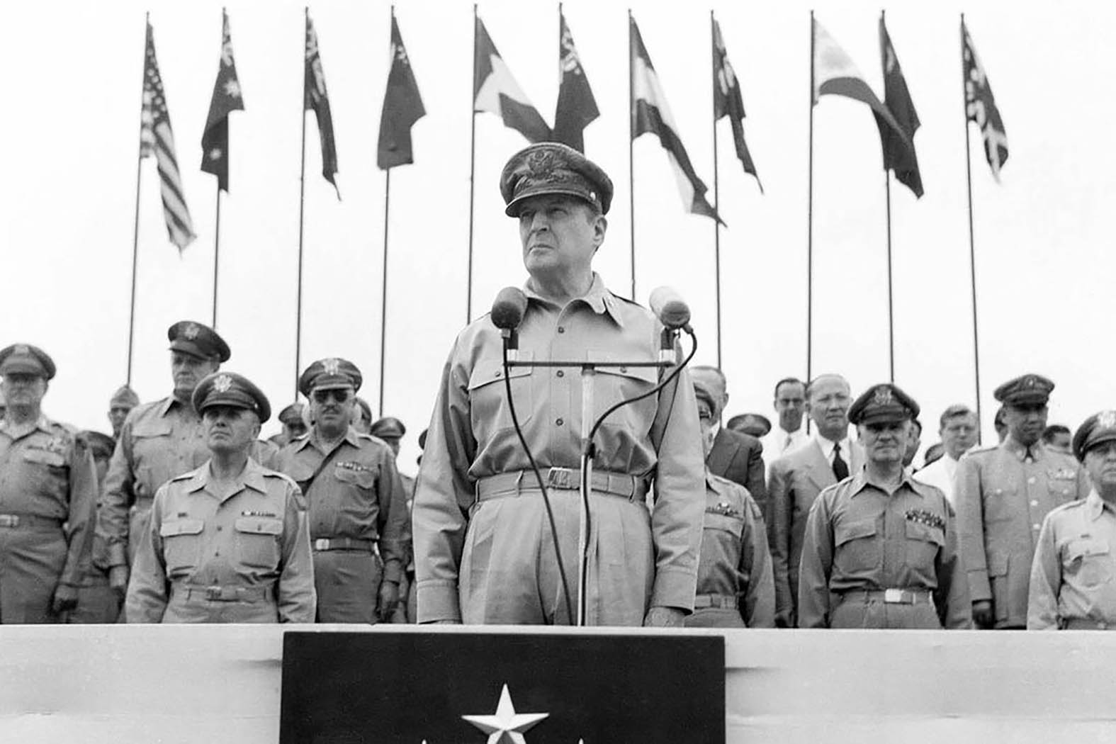 Douglas MacArthur: 