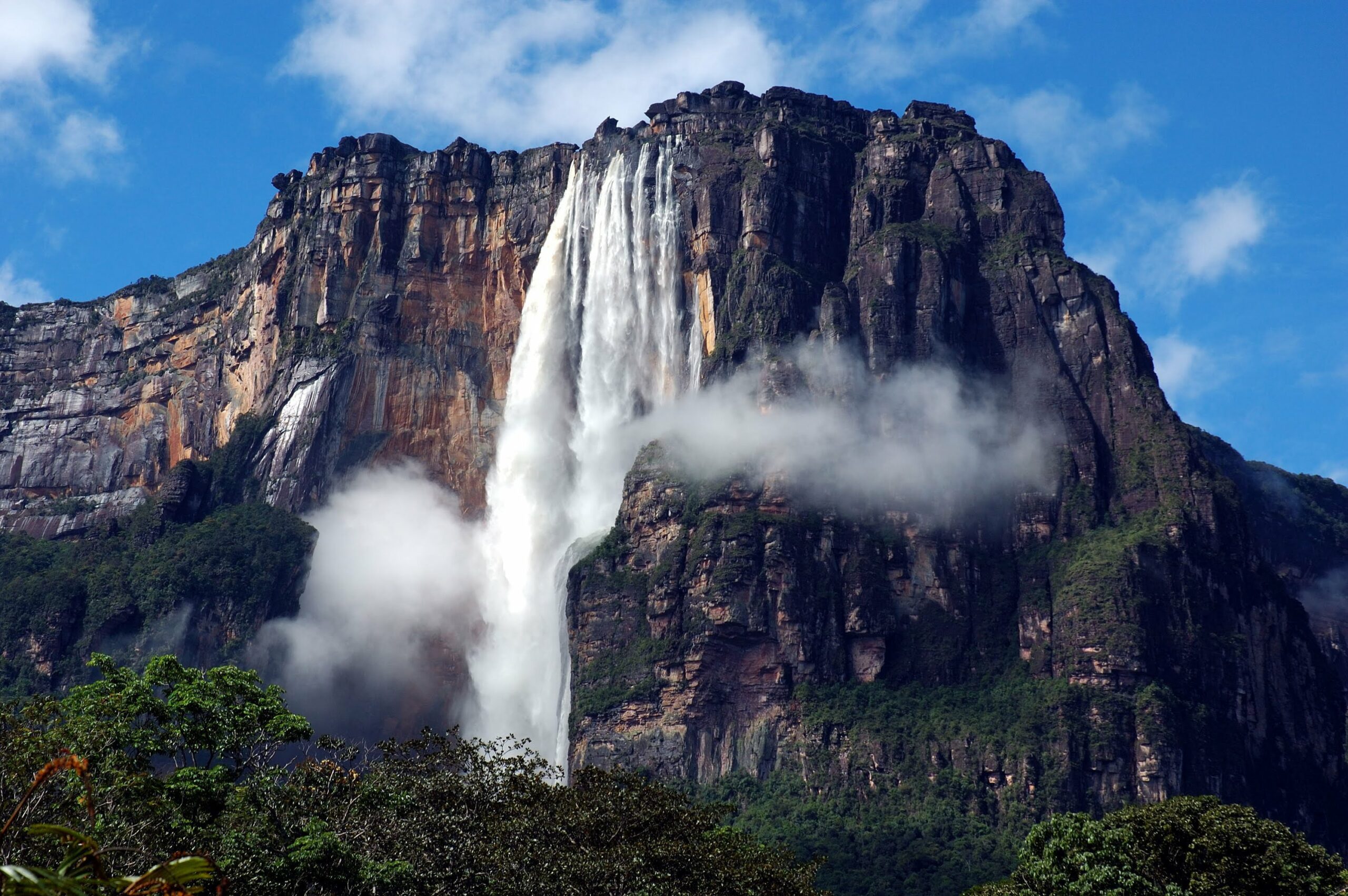 La cascada más grande del mundo está escondida y triplica al Salto del Ángel