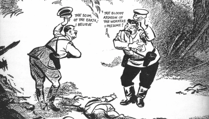 Hitler y Stalin se saludan sarcásticamente sobre el cadaver de Polonia en esta viñeta del historietista neozelandés, David Low.