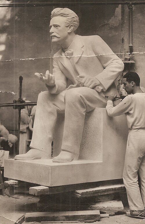 Monumento a Paul Lafargue de André Lasserre (1936).